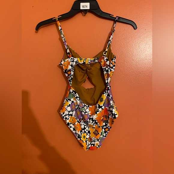 L*Space Meadow Sweet Floral Kyslee One Piece Swimsuit Size 4 - Picture 4 of 11